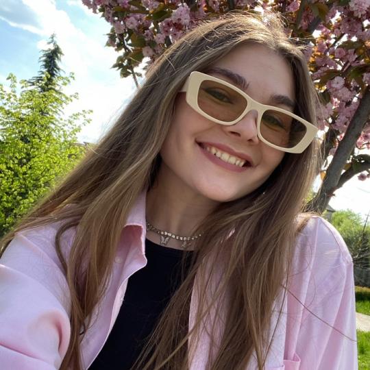 🧨Lini🧨 (ID: 1620043164702893057) — Live Shows & Streaming on LiveMe | Top Live Streaming Platform