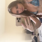 Contact-sheet preview of roxytay9x's Liveme recording