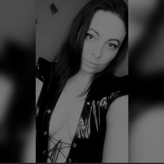 AMANĐA (ID: 1458110785569038337) — Live Shows & Streaming on LiveMe | Top Live Streaming Platform