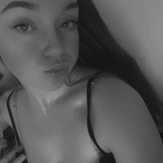 Megsyyx04🍓 (ID: 1291125735519559681) — Live Shows & Streaming on LiveMe | Top Live Streaming Platform