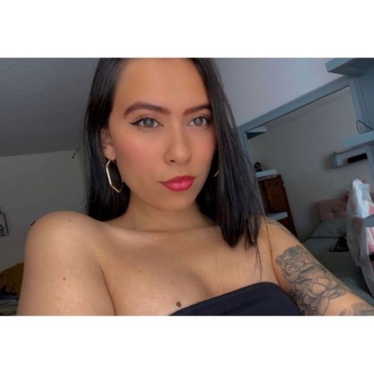 𝓔𝓶𝓲𝓵𝔂✨🌺 (ID: 1602094211082598401) — Live Shows & Streaming on LiveMe | Top Live Streaming Platform