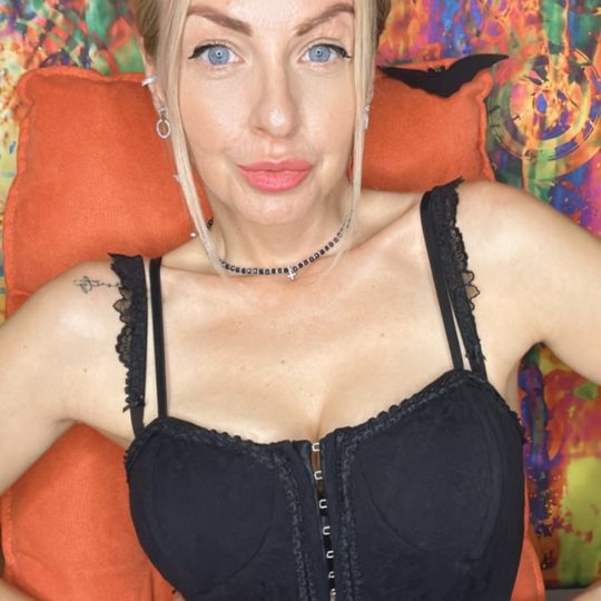 𝕲𝖗𝖆𝖛𝖎𝖙𝖞🦄 (ID: 1369644311905443841) — Live Shows & Streaming on LiveMe | Top Live Streaming Platform