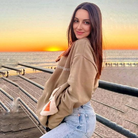 Oly✨ (ID: 1800272152342565889) — Live Shows & Streaming on LiveMe | Top Live Streaming Platform