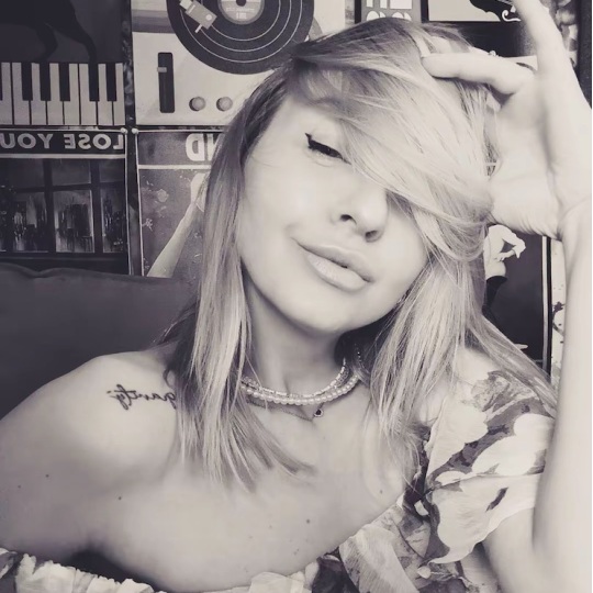 𝕲𝖗𝖆𝖛𝖎𝖙𝖞🦄 (ID: 1369644311905443841) — Live Shows & Streaming on LiveMe | Top Live Streaming Platform