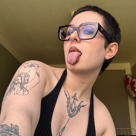 Saint💗Mary (ID: 1917300299718329345) — Live Shows & Streaming on LiveMe | Top Live Streaming Platform