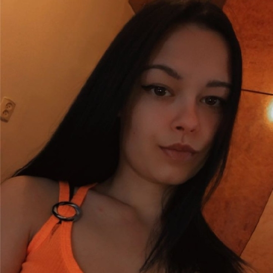Lariss (ID: 2084920122505366529) — Live Shows & Streaming on LiveMe | Top Live Streaming Platform