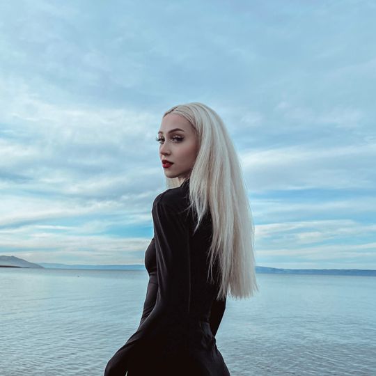 💘Emilia💘 (ID: 1673972473855400961) — Live Shows & Streaming on LiveMe | Top Live Streaming Platform